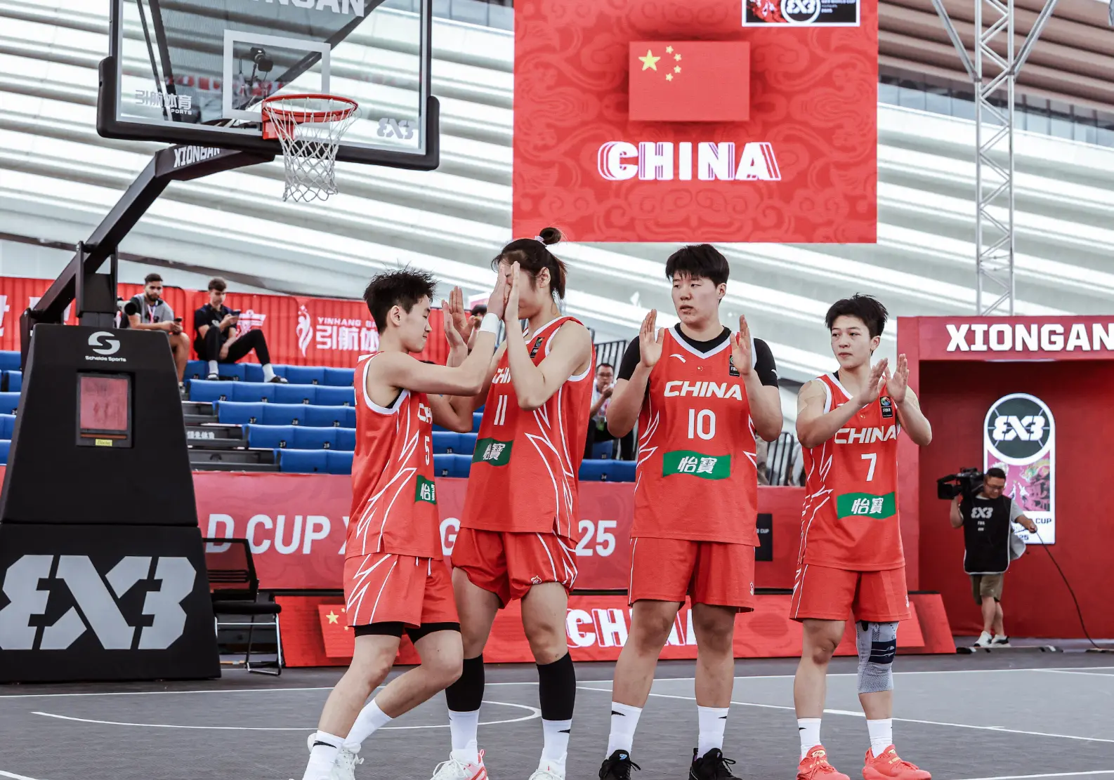 球男女队接, 界杯的比赛, 中国三人篮